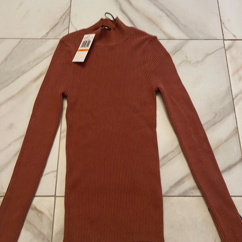 Ribbed long sleeve top